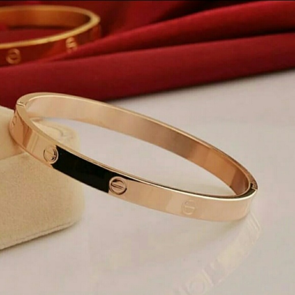 Love ♡ Bangle Bracelet - Picture 4 of 4